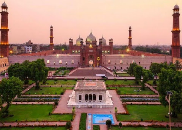 badsahi mosque